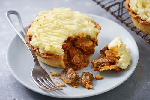 Beef stroganoff & potato pies