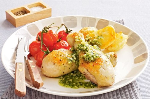 Baked chicken with pesto